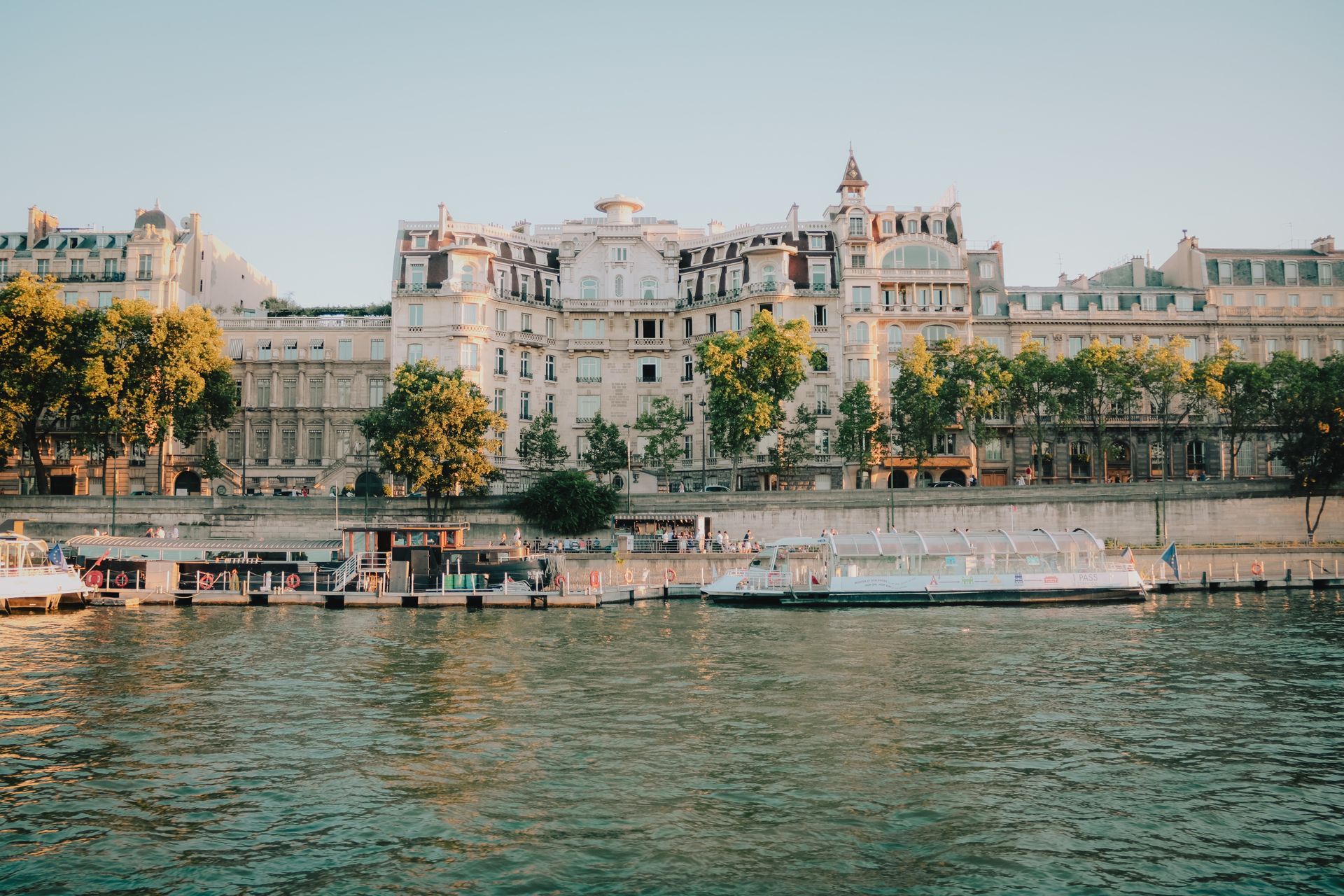 Seine River Cruise: Intimate Evening Voyage for Couples