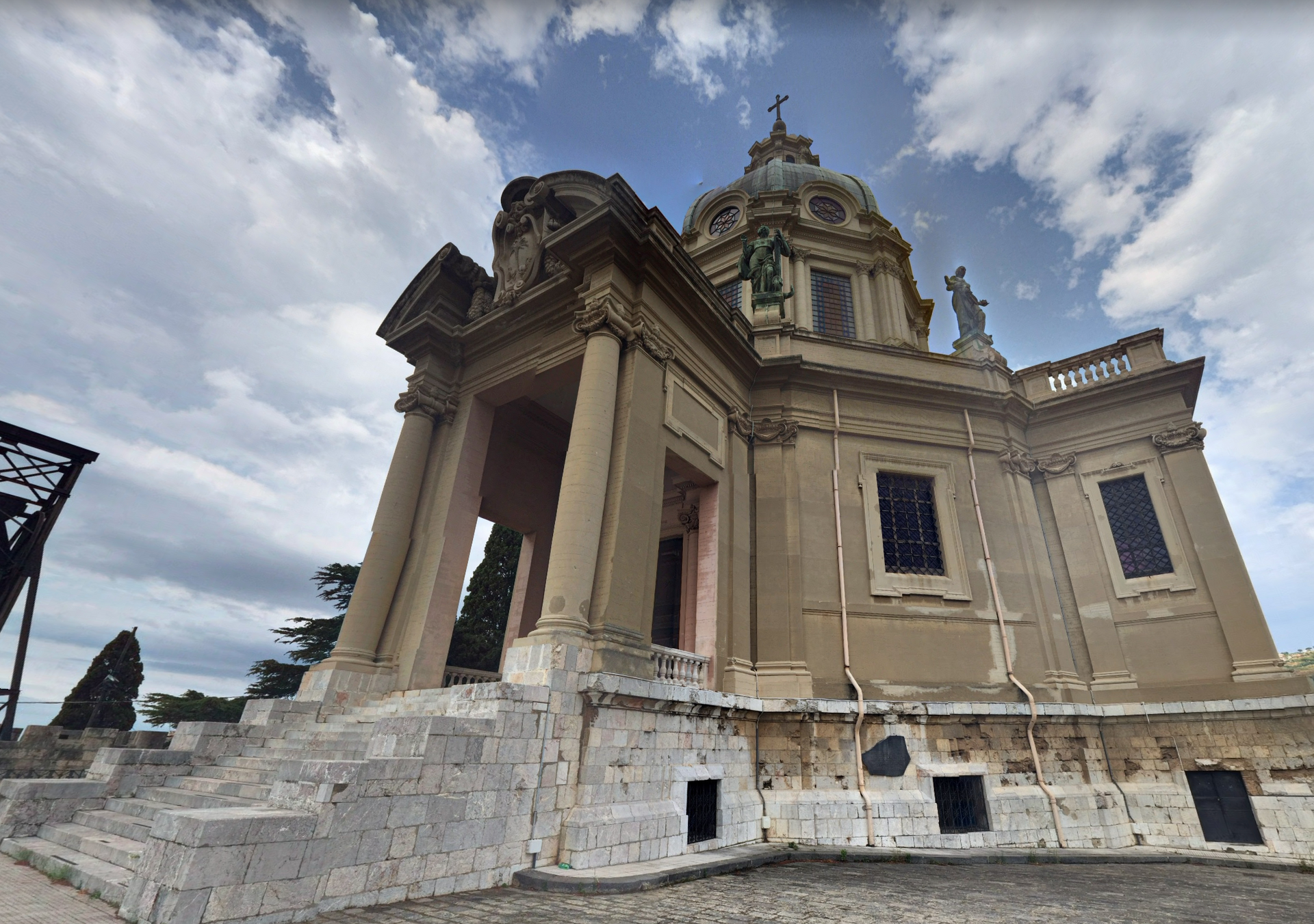 Tempio di Cristo Re by Google Earth