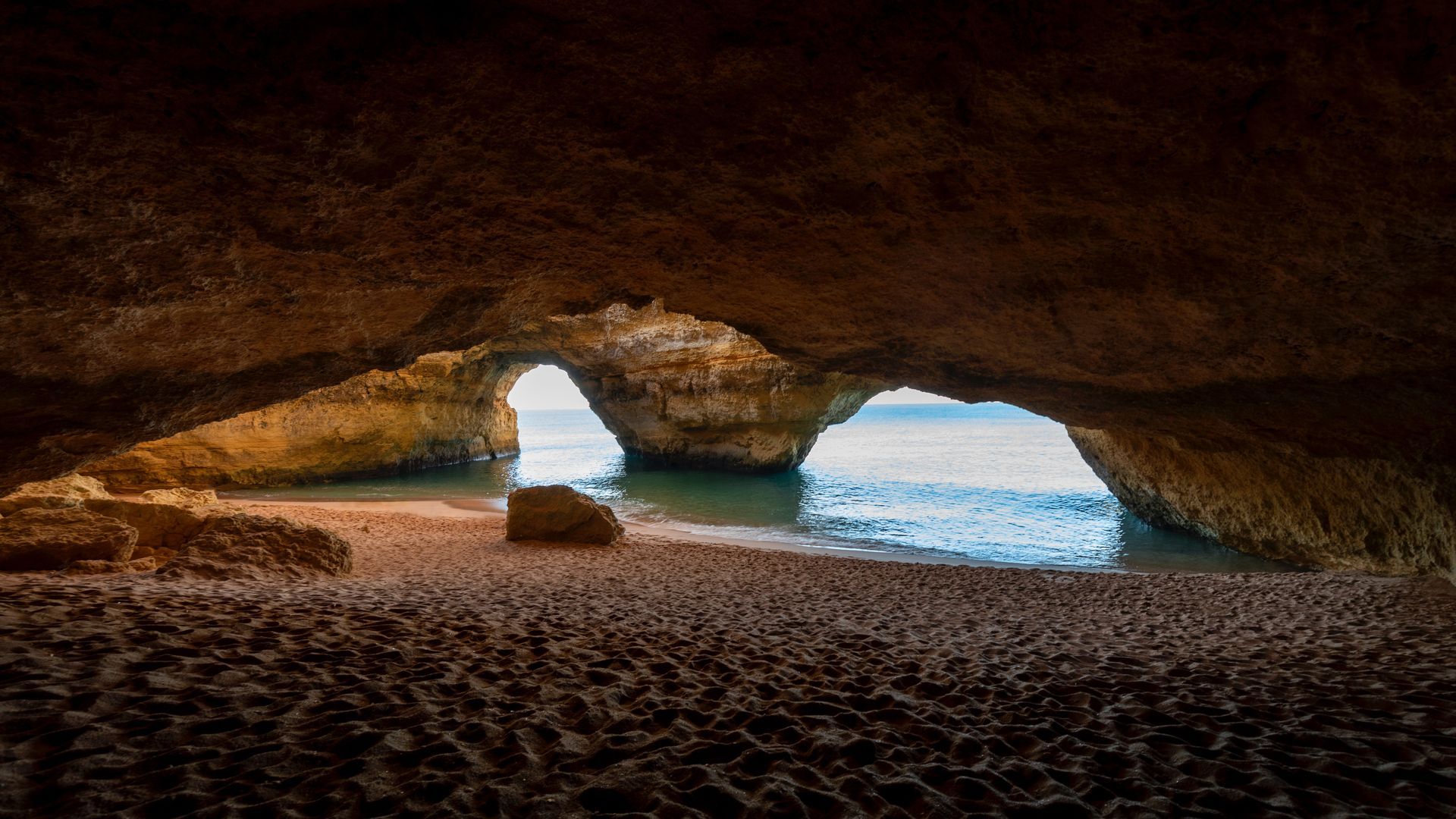  Vale Centeanes Beach Caves