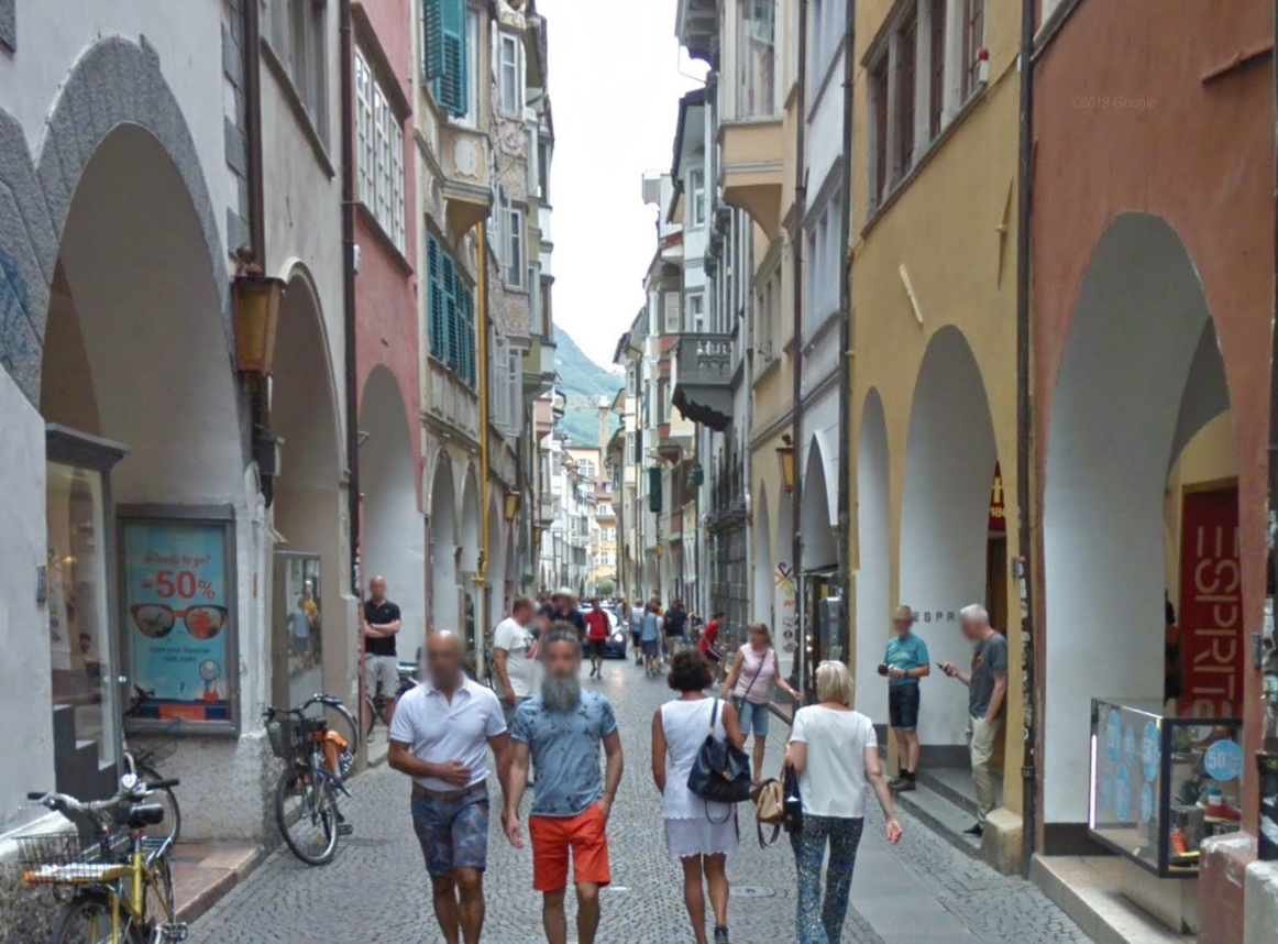 Via dei Portici by Google Earth