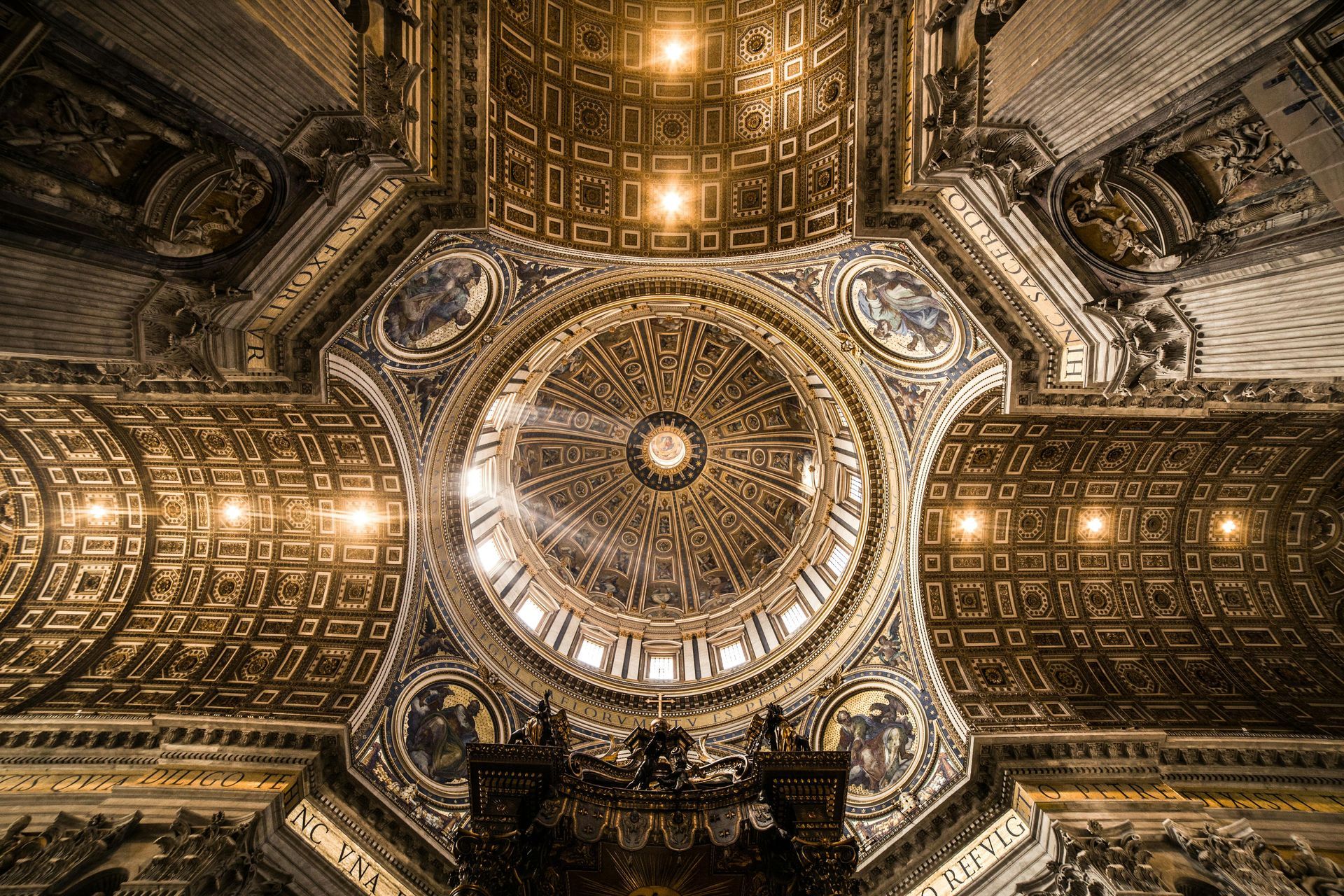 What time is the best time to visit the Vatican?