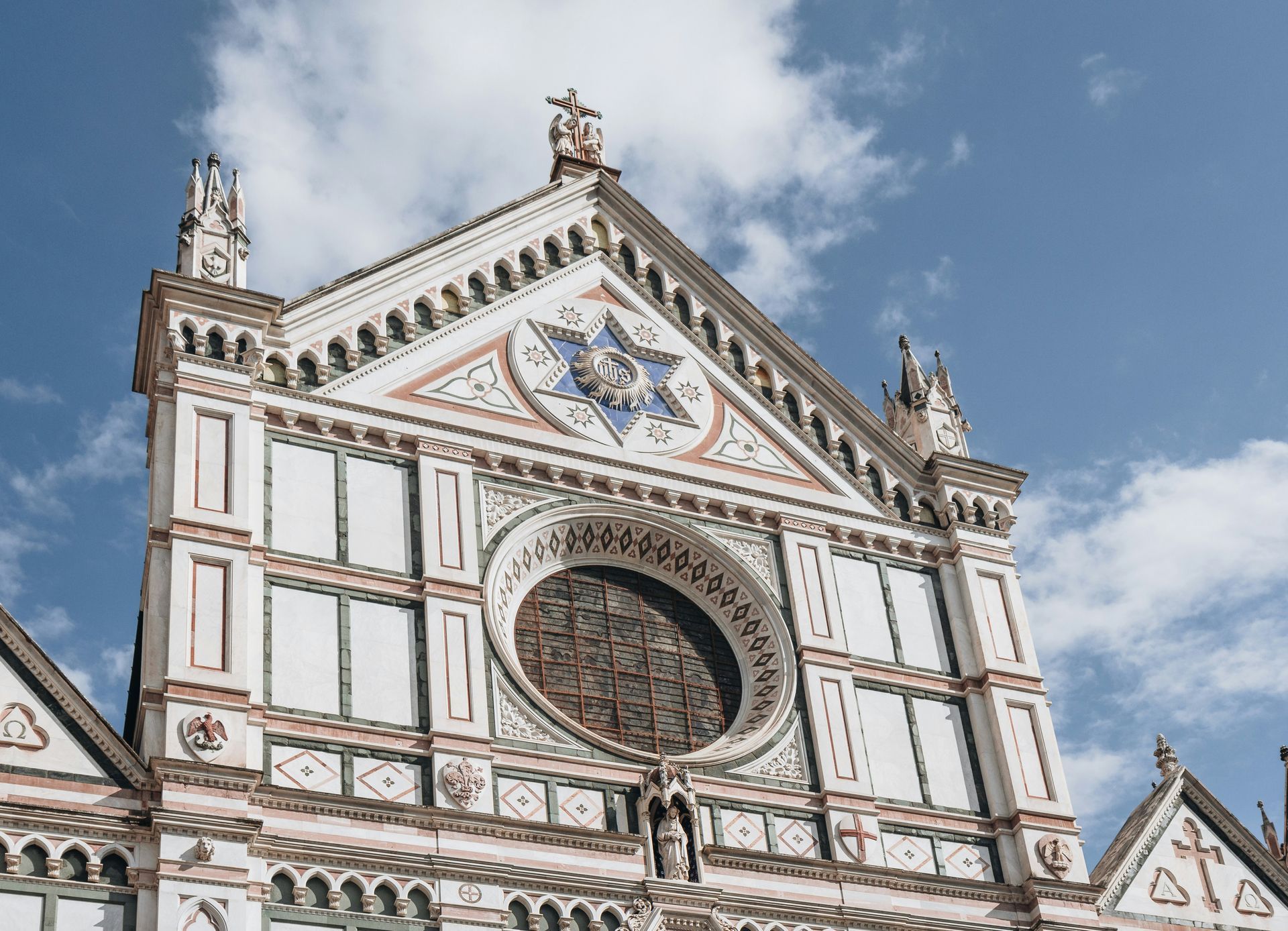 What to see inside the Basilica Santa Croce