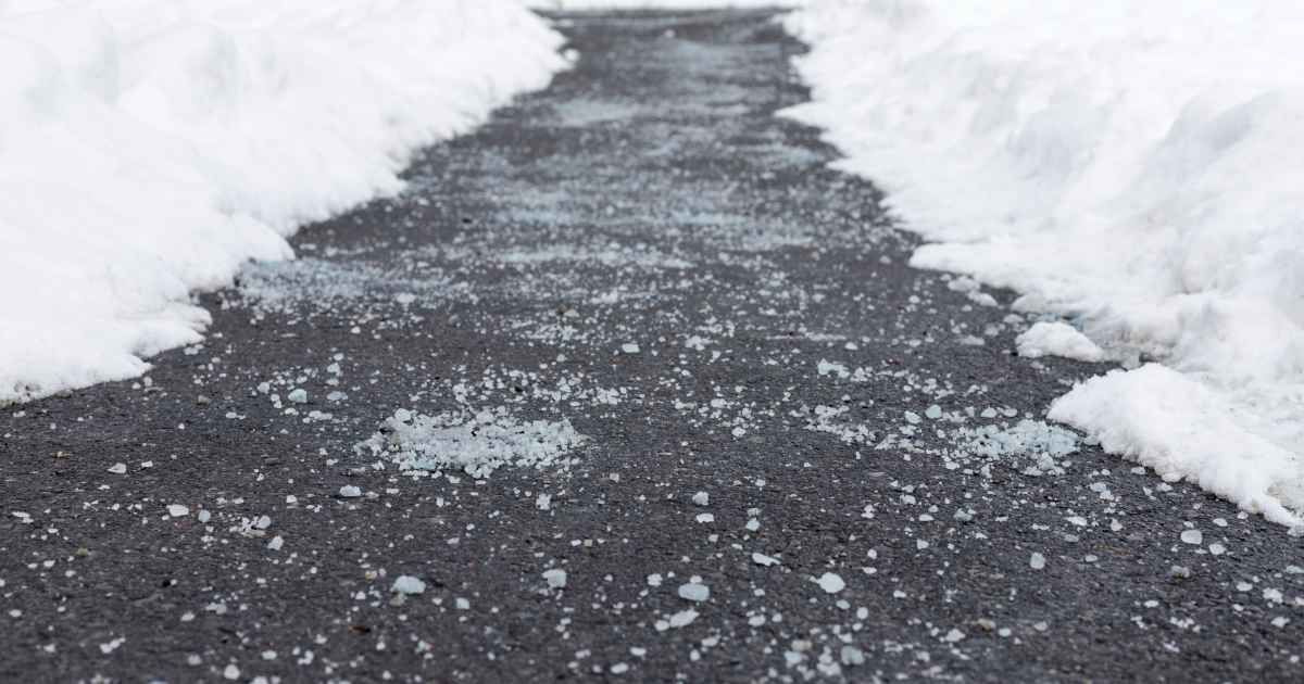 Winter Tips for Maintaining Asphalt Surfaces in Chicago