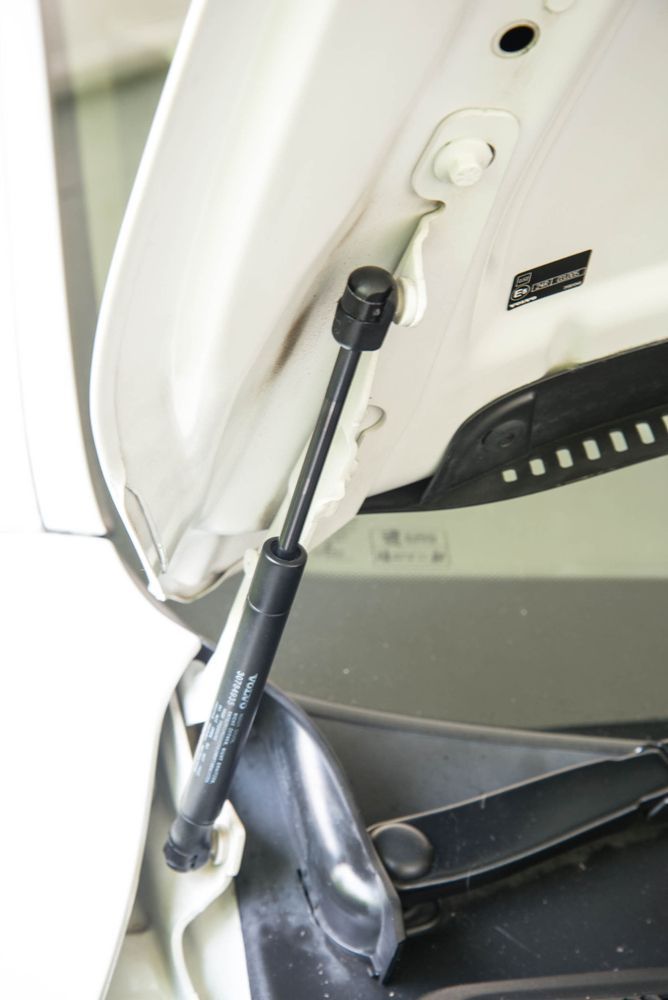 A Close Up of a Car Hood With the Hood Open — Grafton Hydraulics in South Grafton, NSW