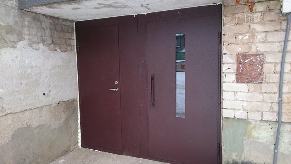 Lauko, šarvo, plastikinės durys