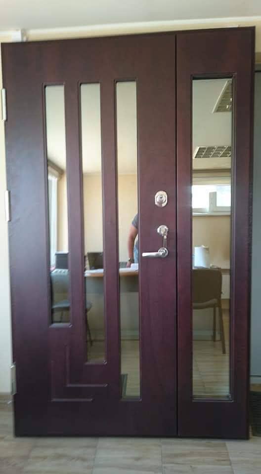 Lauko, šarvo, plastikinės durys