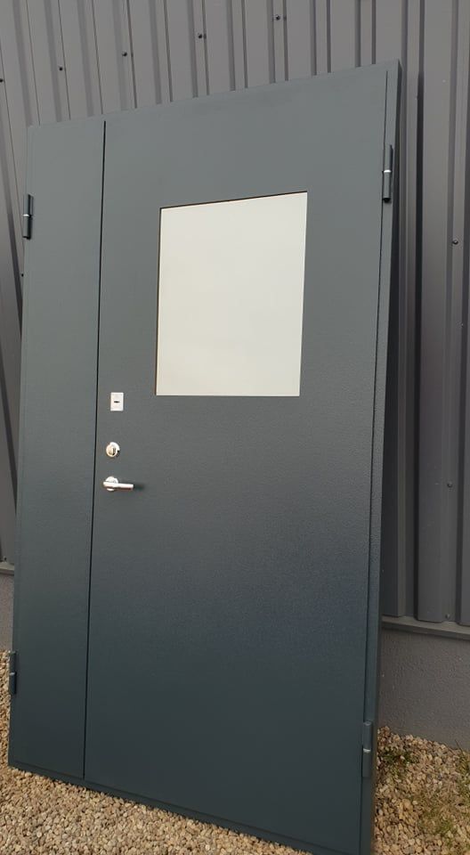 Lauko, šarvo, plastikinės durys