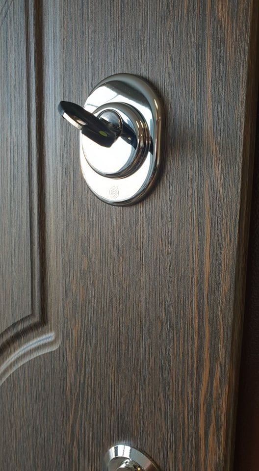 Lauko, šarvo, plastikinės durys