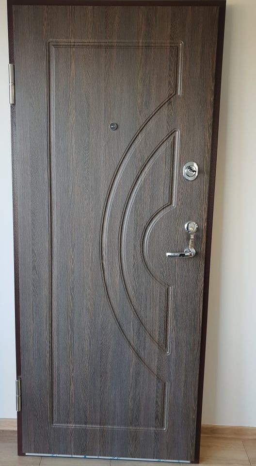 Lauko, šarvo, plastikinės durys