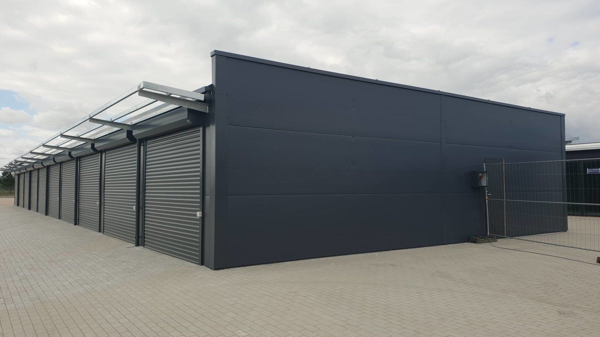 Moduliniai lengvos konstrukcijos pastatai