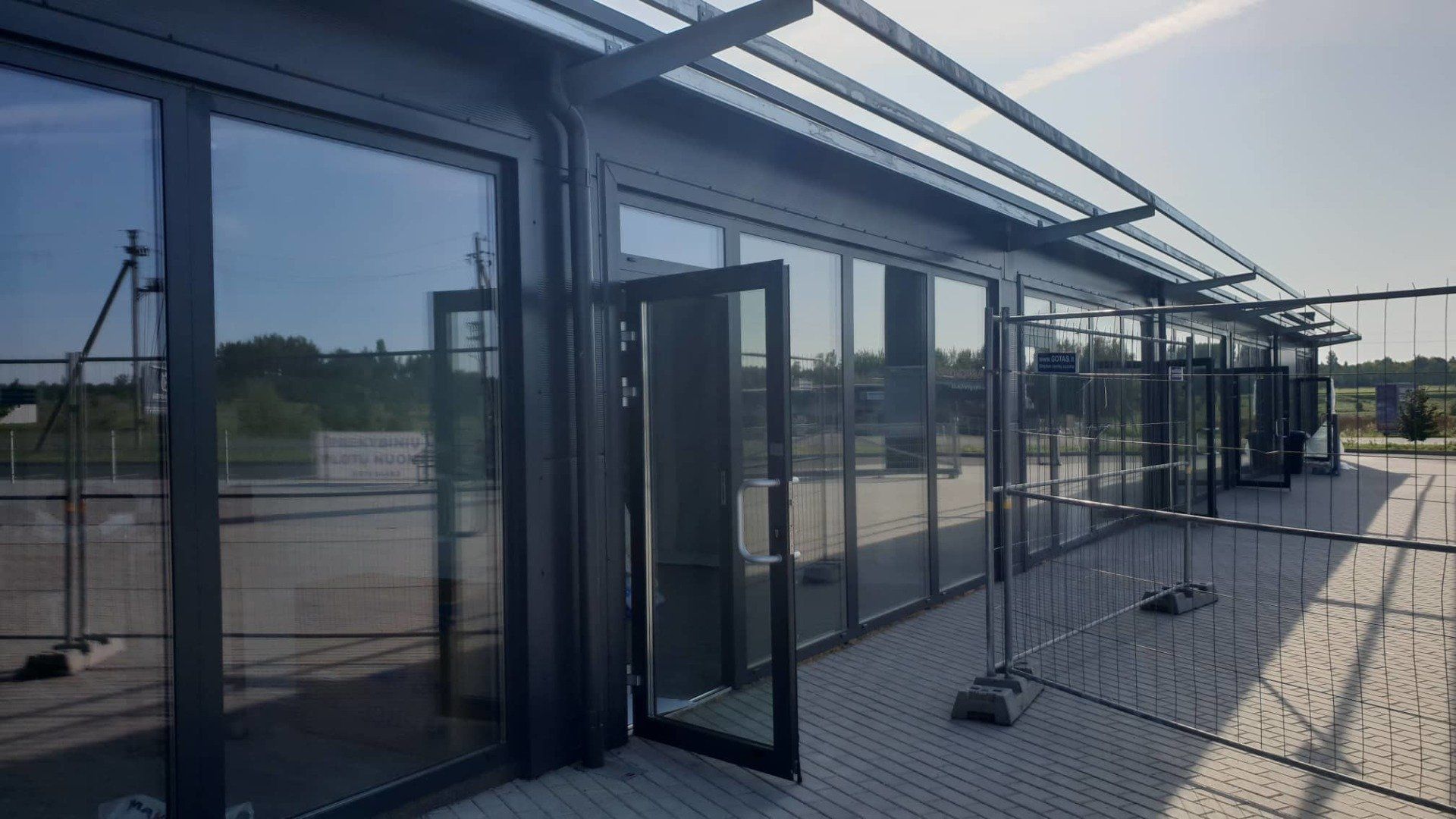 Moduliniai lengvos konstrukcijos pastatai