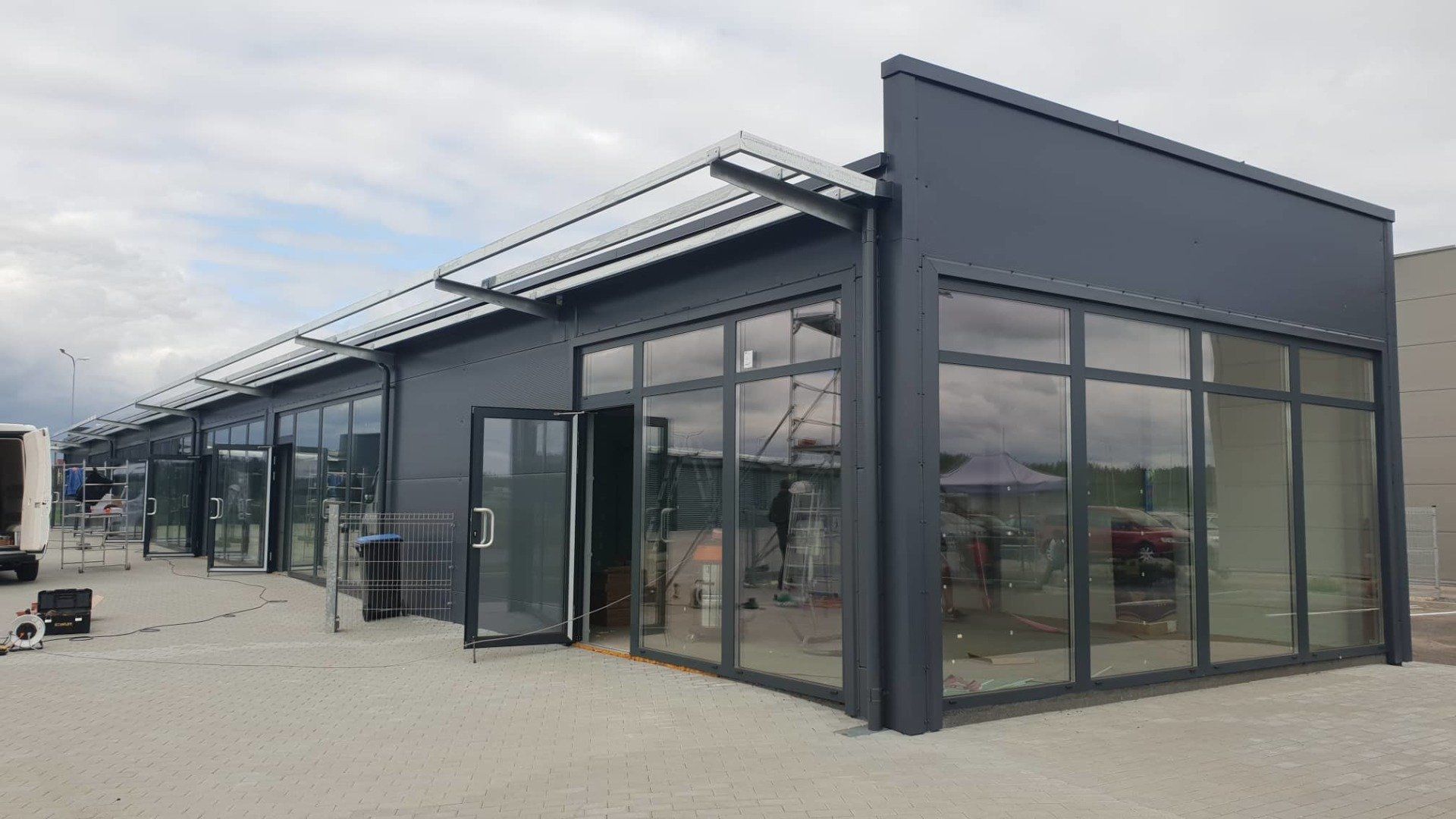 Moduliniai lengvos konstrukcijos pastatai