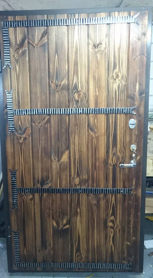 Lauko, šarvo, plastikinės durys