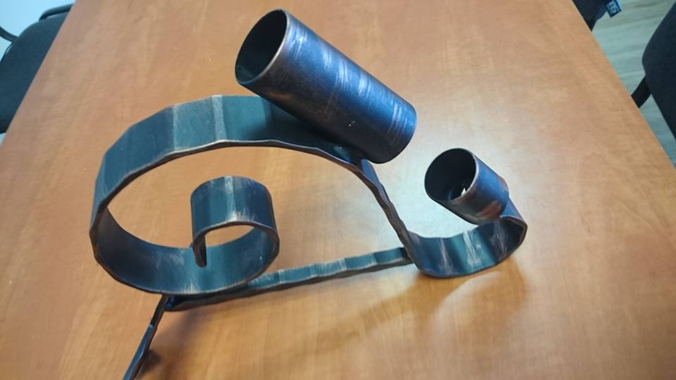 Metaliniai vėliavų laikikliai