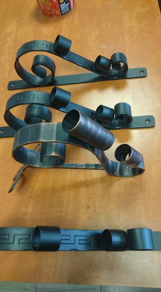 Metaliniai vėliavų laikikliai