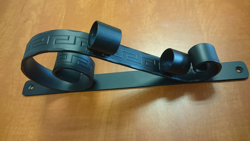 Metaliniai vėliavų laikikliai