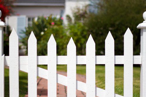 Free Fence Estimates — White Fence in Des Moines, IA