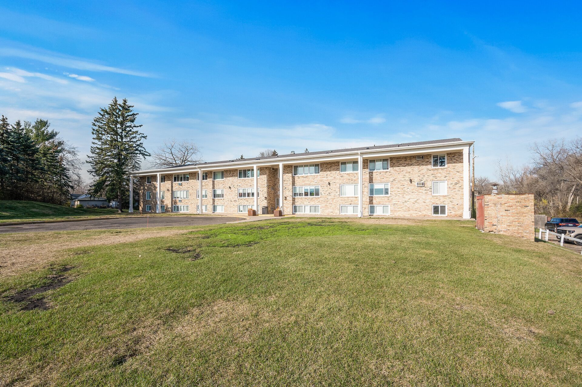Golden Valley Road Apartments