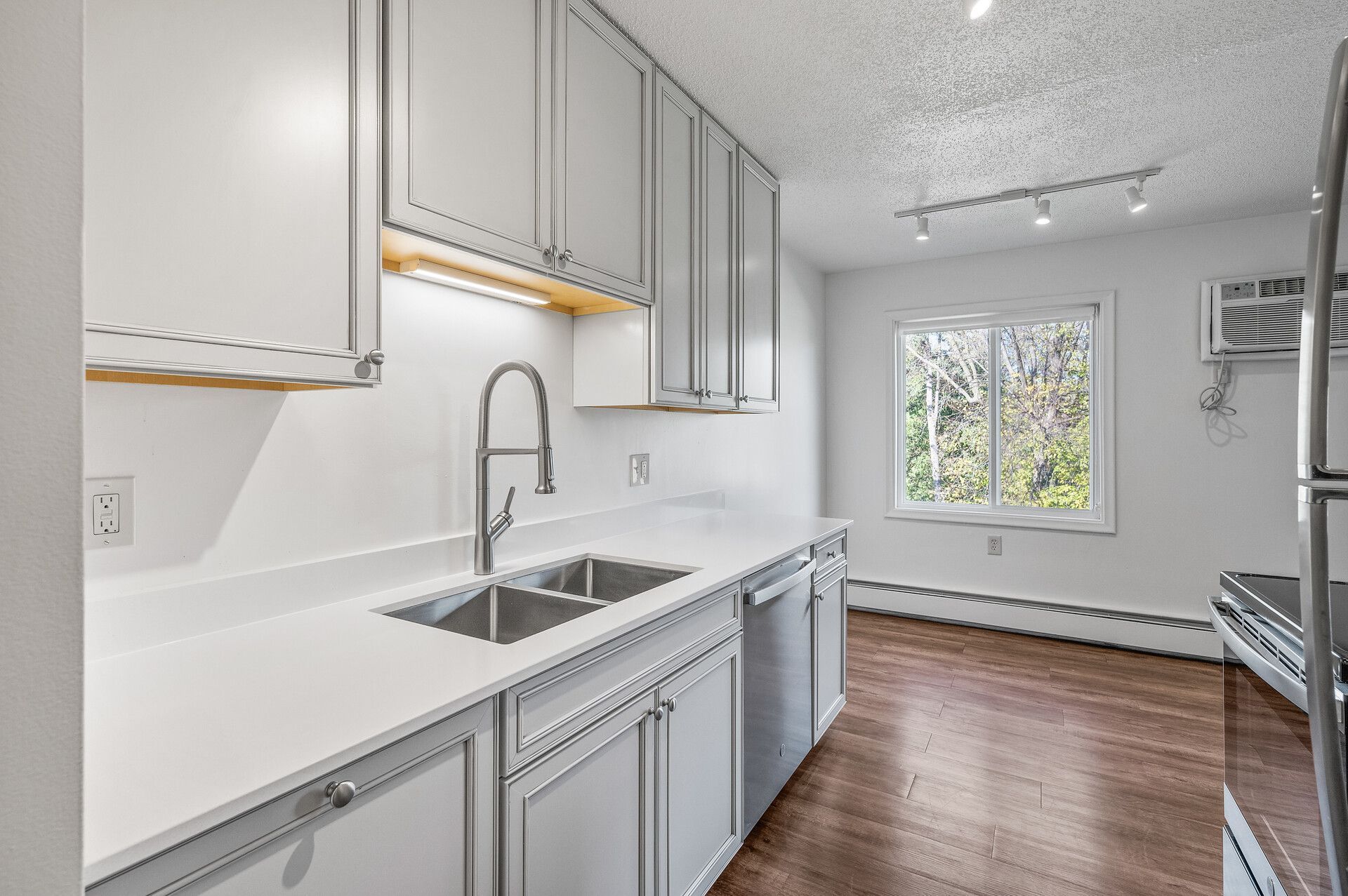 Golden Valley Road Apartments