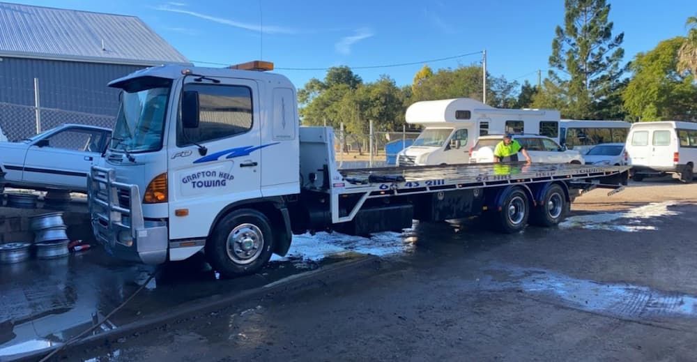 Tow Truck And Staff - Tow Truck in Grafton, NSW