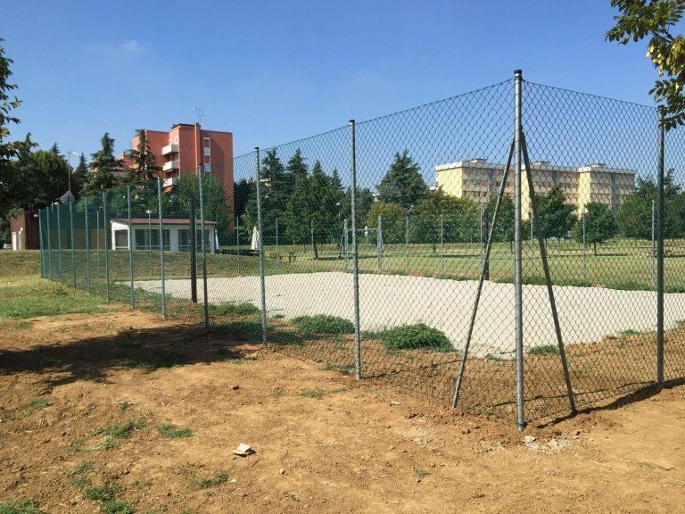 Recinzione in maglia metallica per campo da calcetto