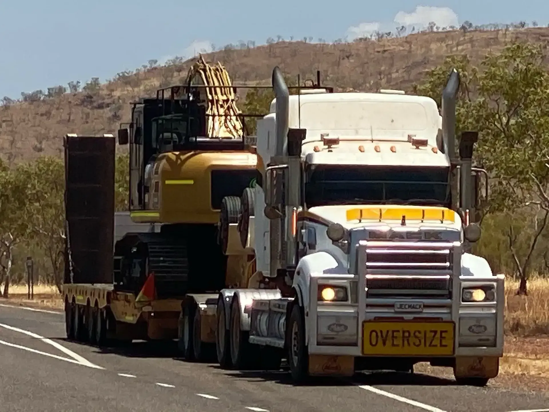 Heavy haulage tow truck