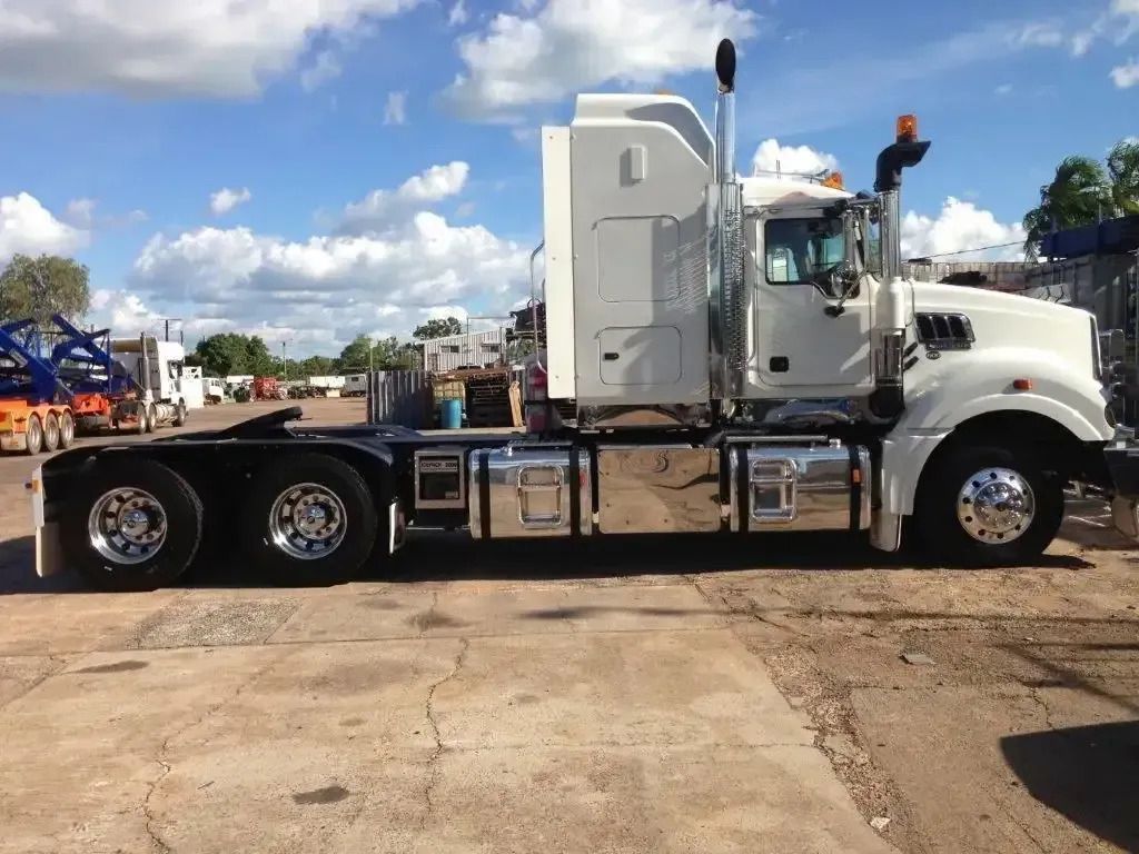 White Tow Truck In Darwin