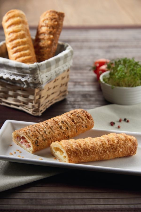 Pasta sfoglia con prosciutto