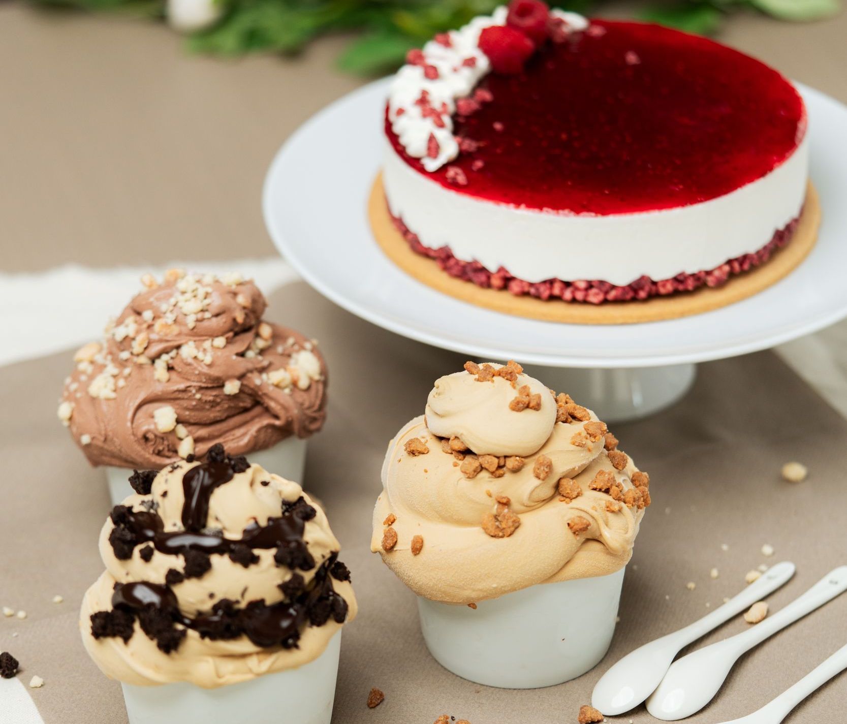 Gelato al cioccolato con biscotti