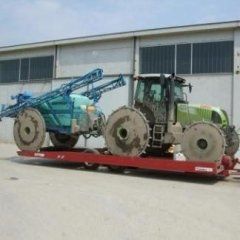 Trattore per lavori agricoli meccanizzati