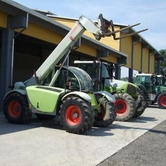 Trattore per lavori agricoli meccanizzati