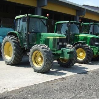 Trattore per lavori agricoli meccanizzati