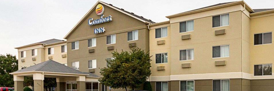 Comfort Inn front of hotel