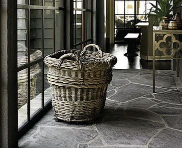 Crazy Paving - Anthracite Quartz Gallery 03