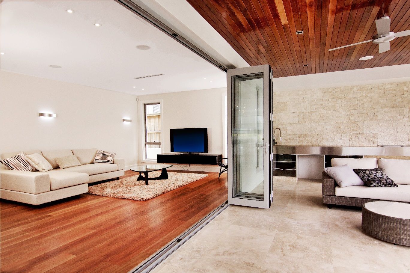 Travertine Gallery 02