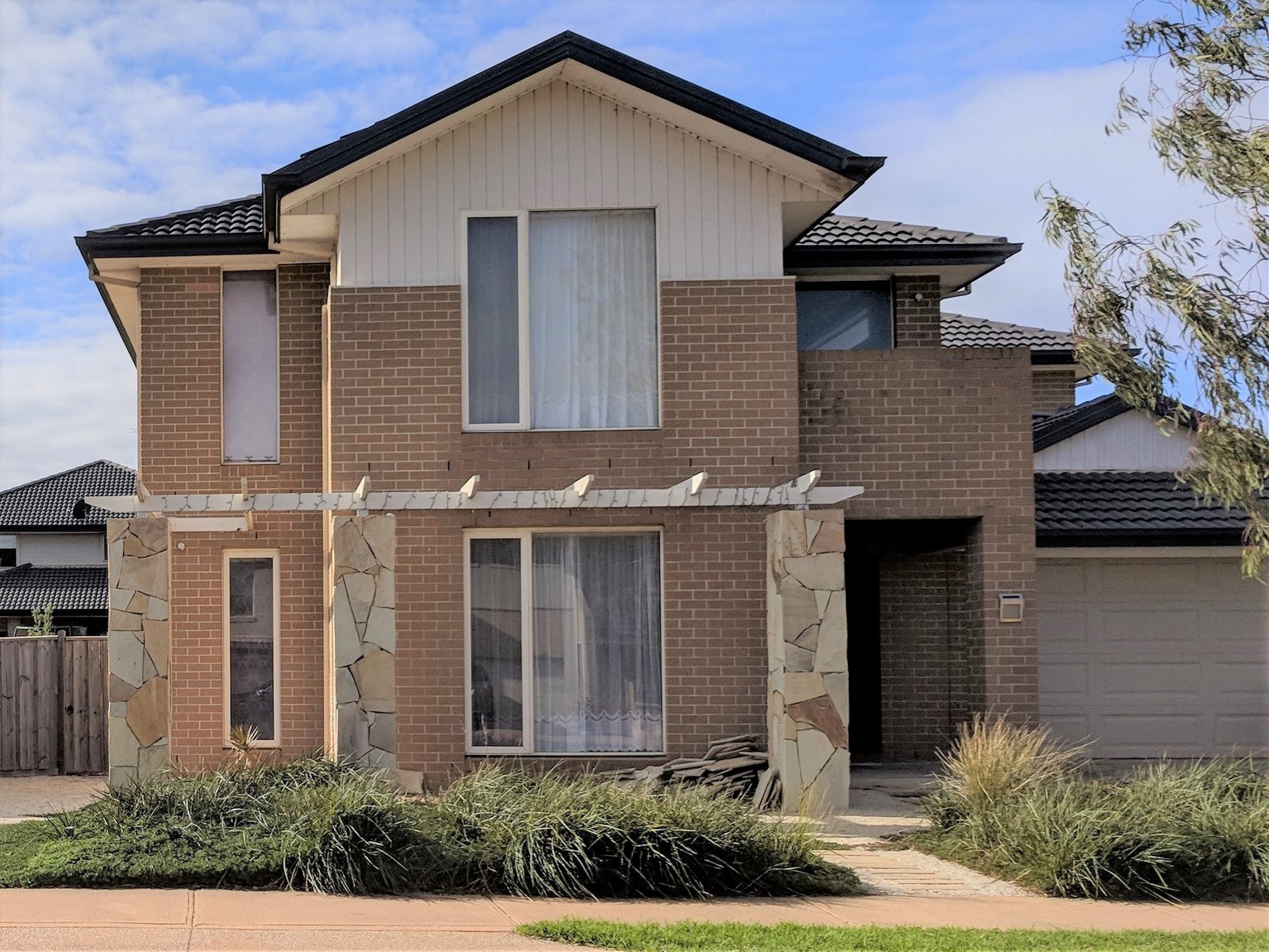 Crazy Paving - Desert Sand Gallery 02