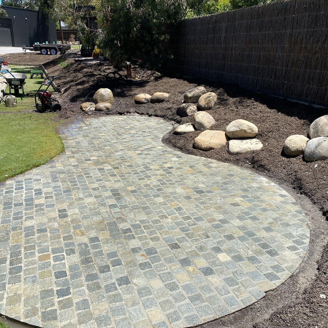 Cobblestones Gallery 09