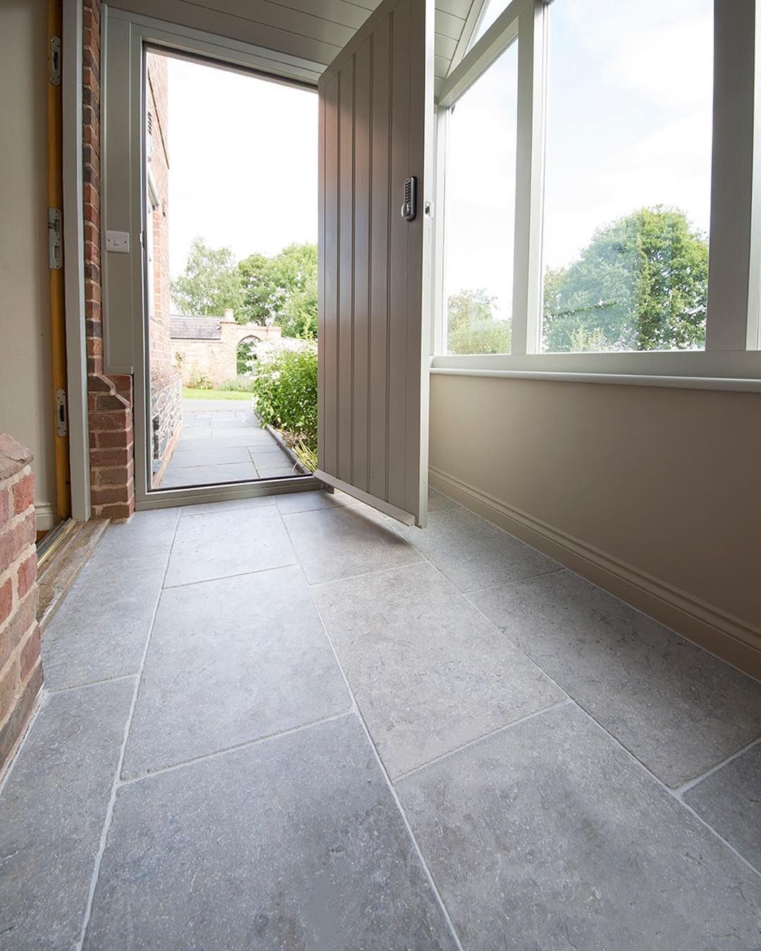 Limestone Gallery 09