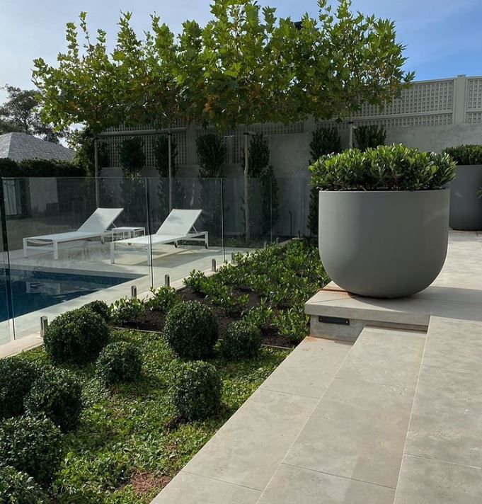 Limestone Gallery 12