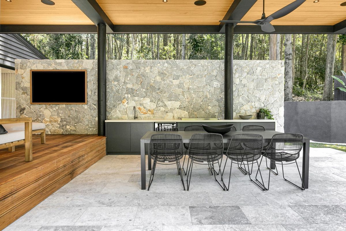 Limestone Gallery 40