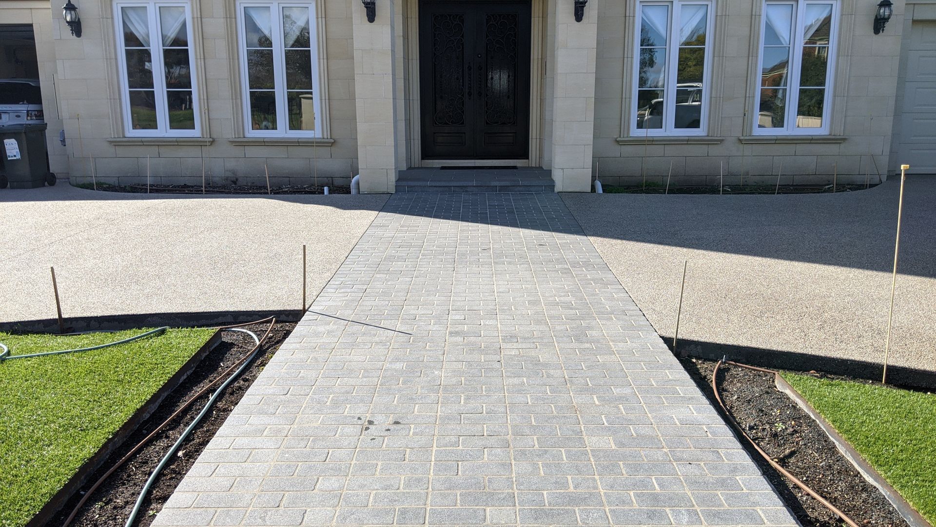 Cobblestones Gallery 14