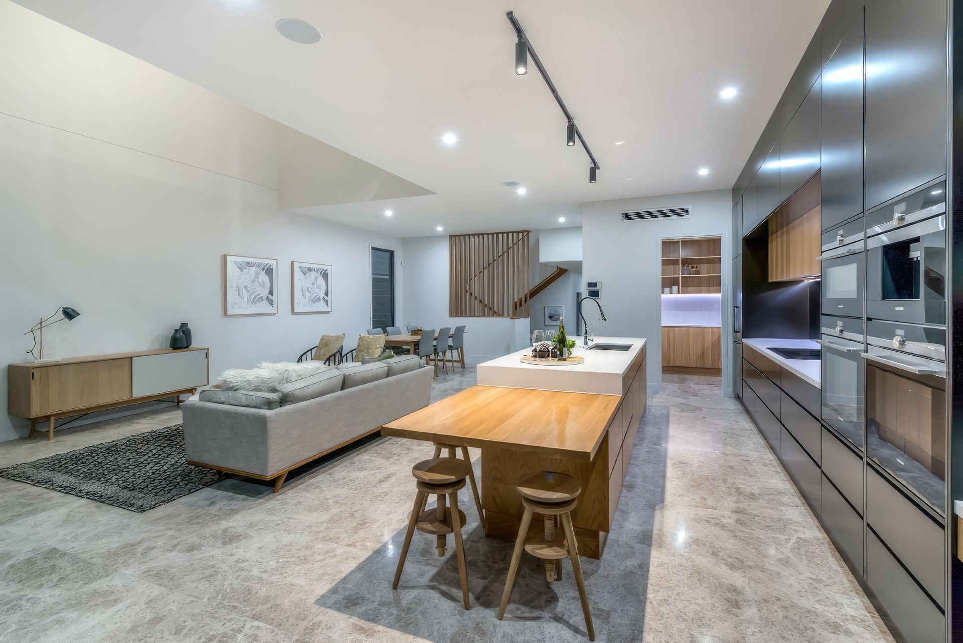 Limestone Gallery 43