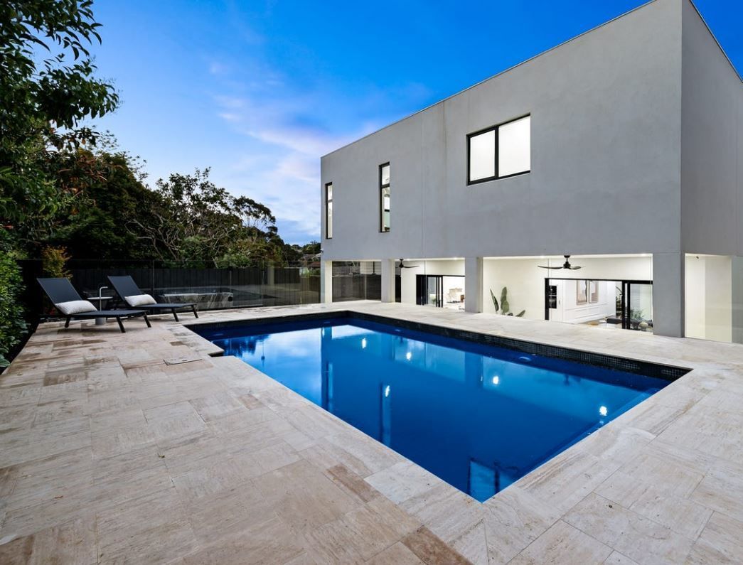 Travertine Gallery 18