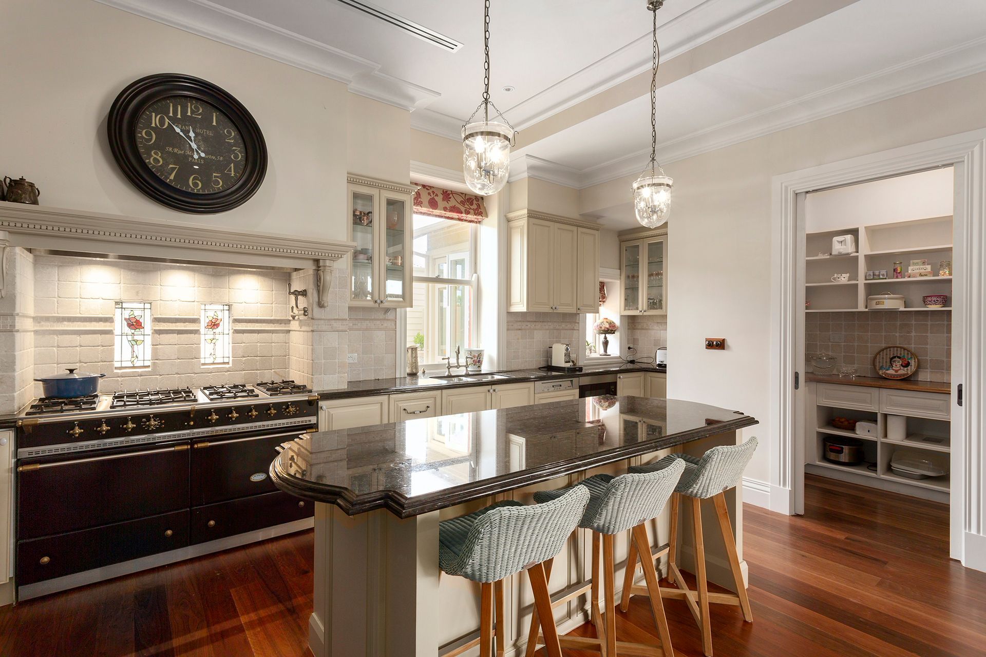 Cobblestones Gallery 18