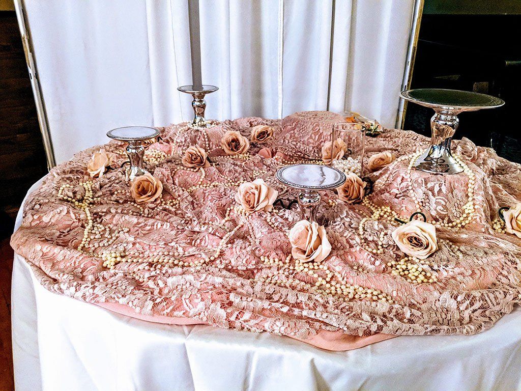 Elegant round table decoration — Fort Wayne, IN — Goeglein's Catering