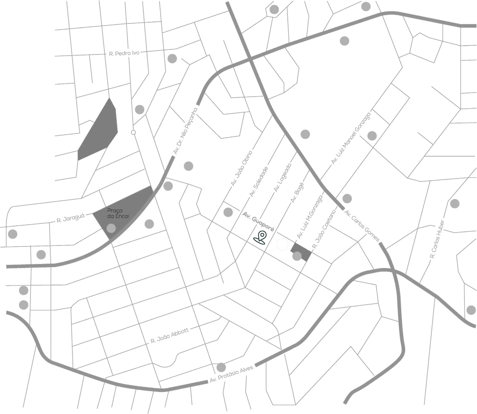 Mapa de uma cidade mostrando ruas, parques e pontos de interesse indicados por pequenos círculos cinzentos.