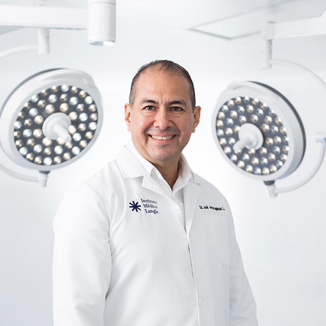Especialidad en Cirugía General, Coloproctología y Endoscopía CED. PROF. 2372351 U.A.N.L. CED. ESP. 3414028 U.N.A.M.