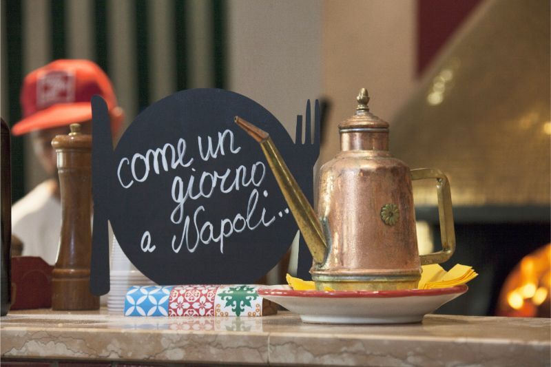 Bancone con contenitore