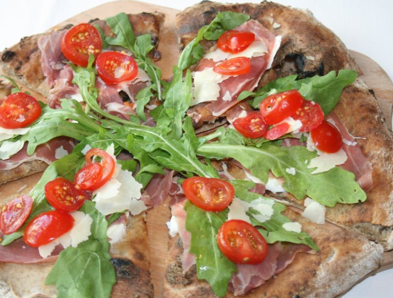 Tranci di focaccia con verdure