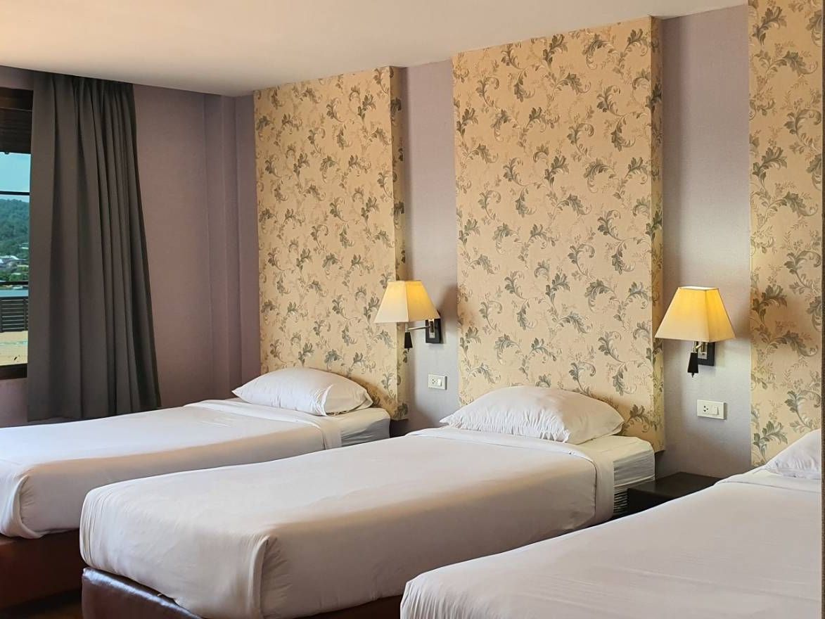 Triple Room พรไพลิน ริเวอร์ไซด์ รีสอร์ท